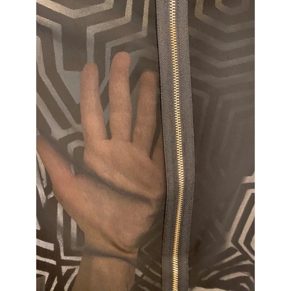 Classy black zip up blouse - Medium size - Picture 5 of 7